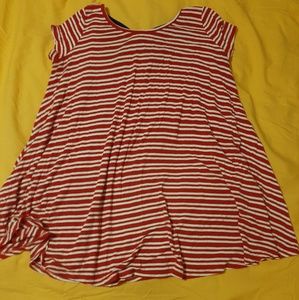 Red and white striped short sleeved top